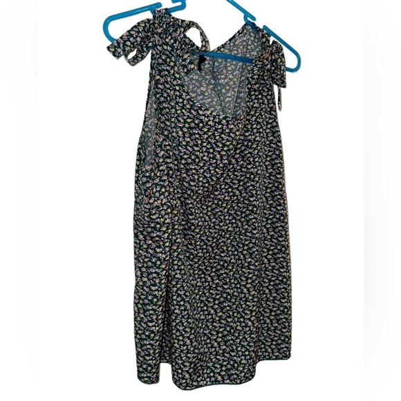 Women’s SHEIN Green Multicolored Floral Tank Top/Sleeveless Blouse. Size 3X. - Picture 5 of 9